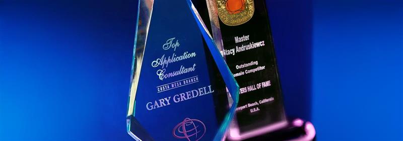 From Glass to Crystal: Choosing the Perfect Trophy Material